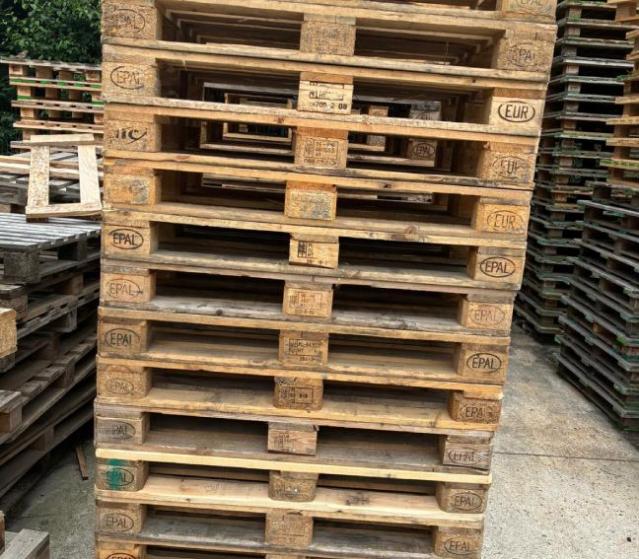 La récupération de palettes à Louviers 